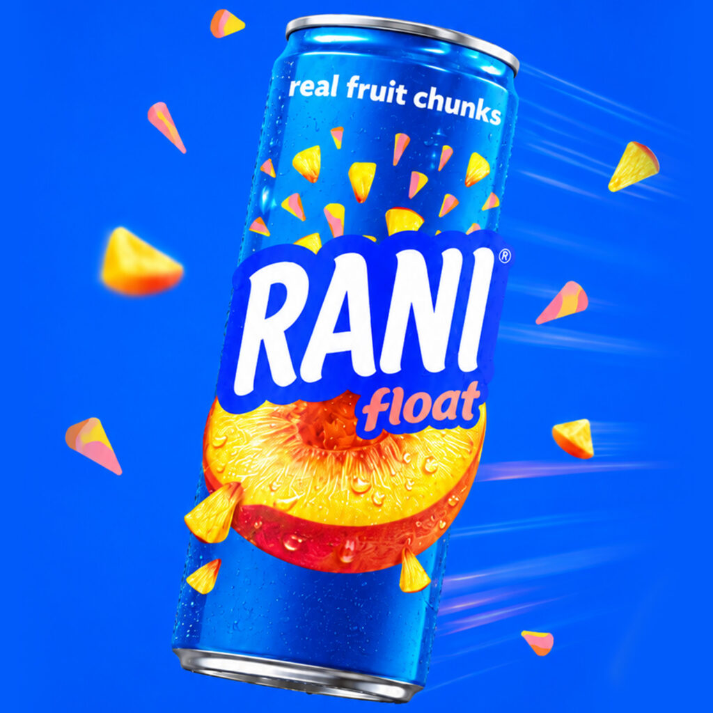 قوطی نوشیدنی Rani Float میان تکه‌های هلو و پاشش آب در تیزر تبلیغاتی ساخته‌شده با هوش مصنوعی